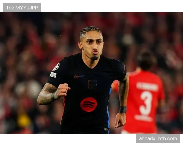 拉菲尼亚闪耀巴萨2025赛季，技术与领导力双丰收