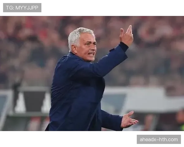 穆里尼奥战术新篇：灵活应变与团队精神重塑足球哲学