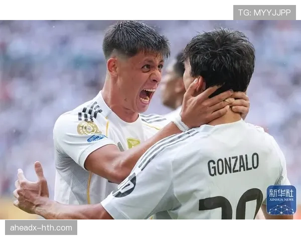 奥萨苏纳攻防均衡彰显现代足球艺术,持续进化展现强劲上升势头 奥萨苏纳攻防均衡彰显现代足球艺术,持续进化展现强劲上升势头