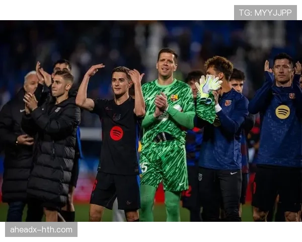 巴萨关键比赛表现起伏情况持续，对赛季走势形成制约